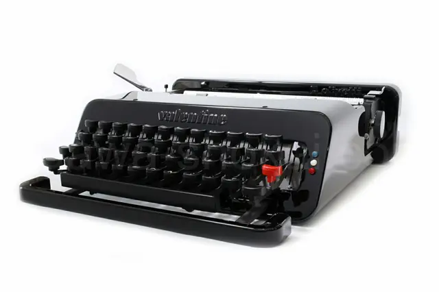 olivetti valentine タイプライター 再塗装済の正面からの外観