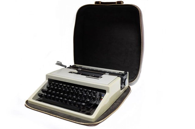 olivetti DORA タイプライターケース内部